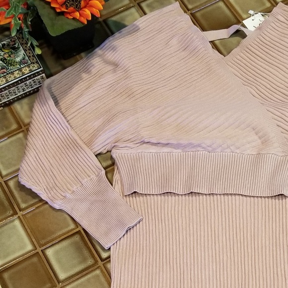 ❗ONE LEFT❗🆕️ 2 Piece Off Shoulder Sweater Dress💞 - Picture 5 of 8